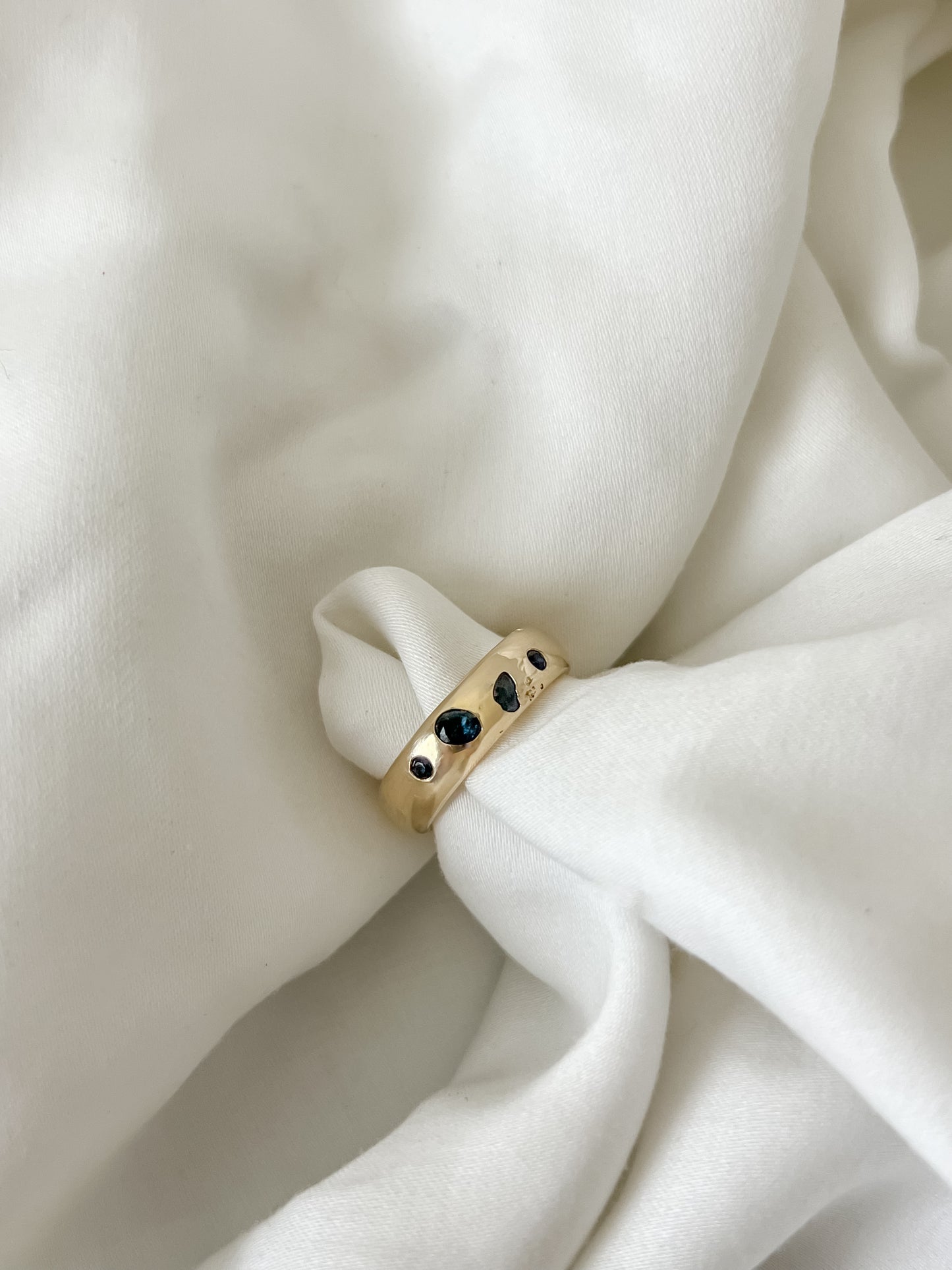 #10 Blue Sapphire 4 Stone